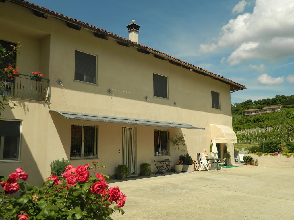 Bed & Breakfast Cascina Beatrice Rodello Exterior photo