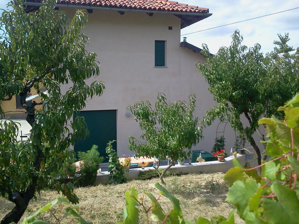 Bed & Breakfast Cascina Beatrice Rodello Exterior photo