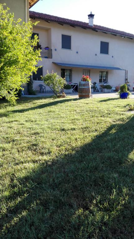 Bed & Breakfast Cascina Beatrice Rodello Exterior photo